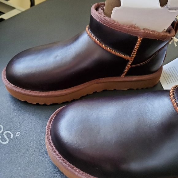 UGG Classic Ultra Mini Leather Regen Ankel Boots - Picture 12 of 16